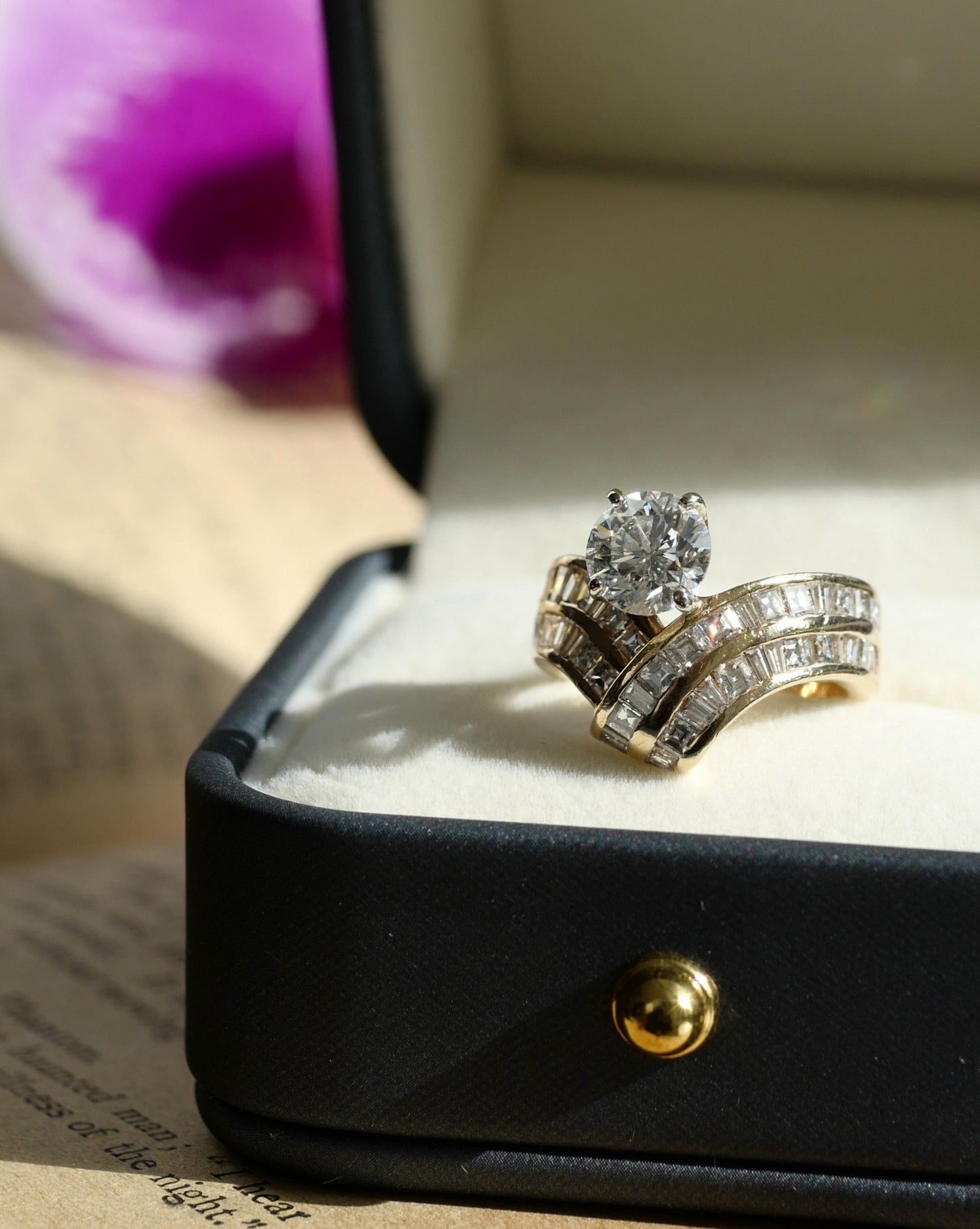 The Hollywood - Vintage - 1.55 Carat - Floating Solitaire - V Shaped - 3.2 Total Carat Weight