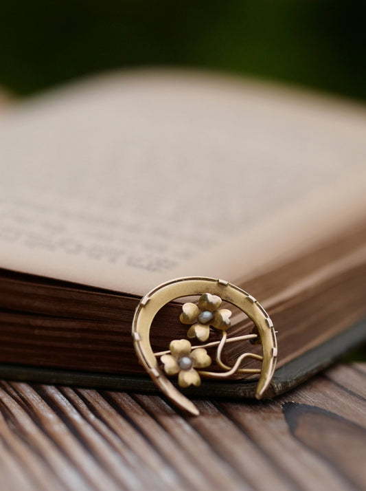 10K Vintage Horseshoe Pin with Flowers and Seed Pearls