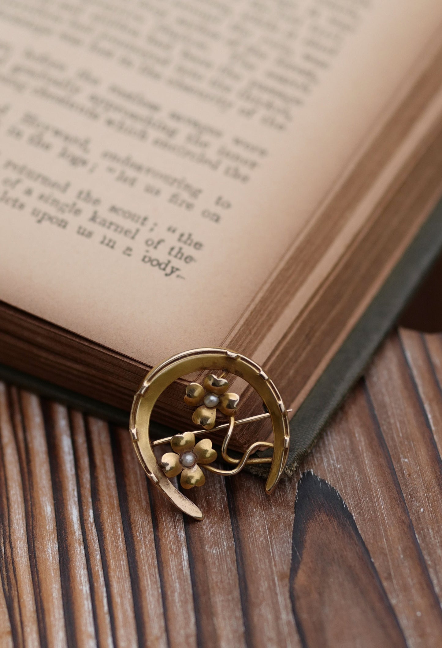 10K Vintage Horseshoe Pin with Flowers and Seed Pearls