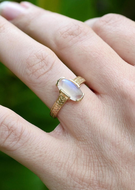 Gorgeous Deco 14k Gold and Moonstone Ring