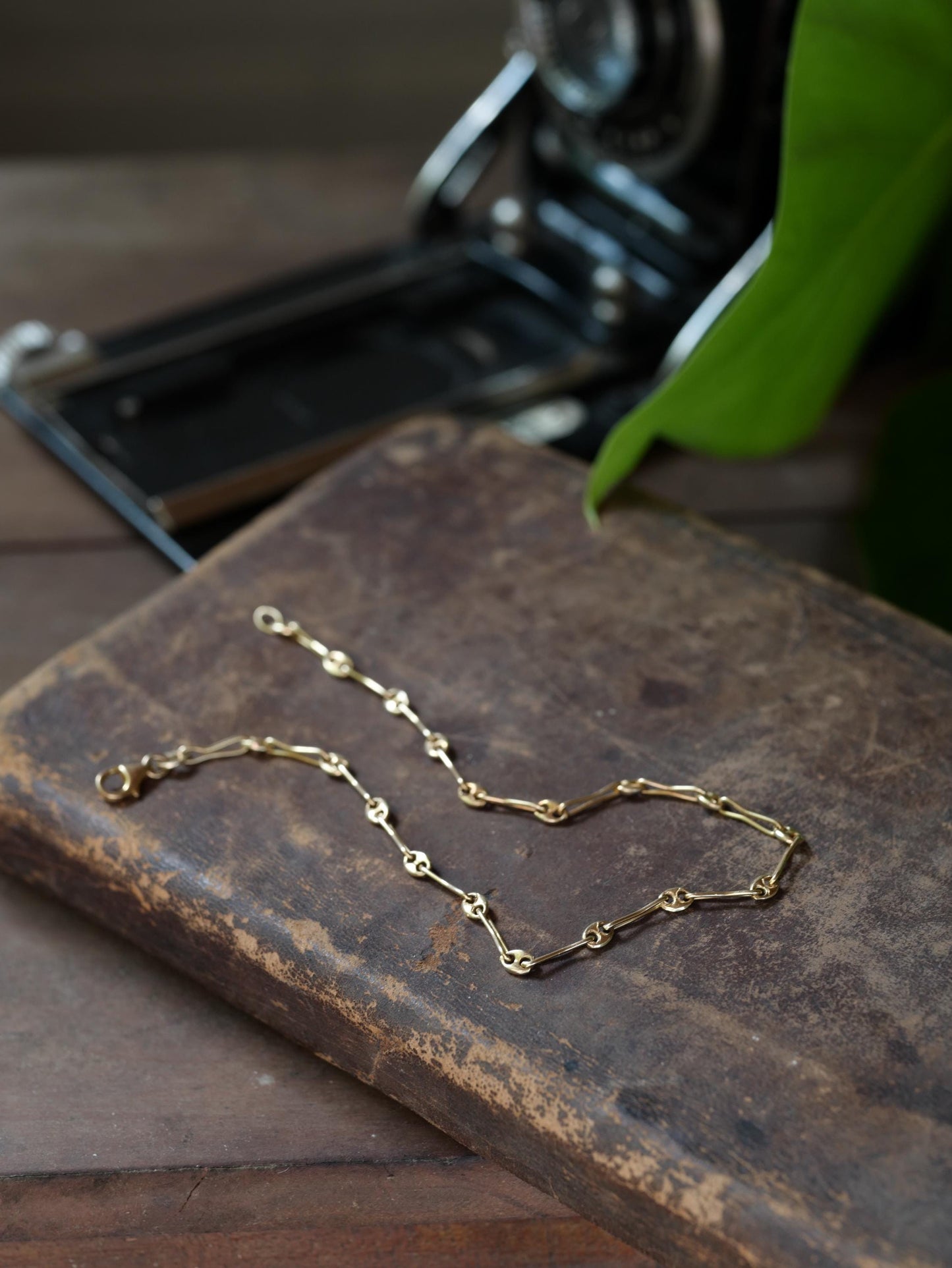 Solid Mini Mariner & Pinched Paperclip Link Bracelet in 14k Paper